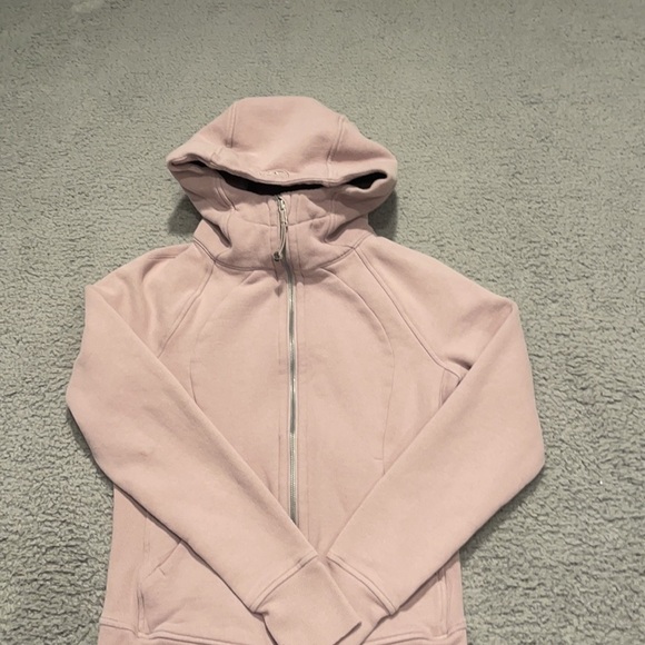 Lululemon Scuba Hoodie *Light Cotton Fleece
Purple ash size4 - Picture 4 of 8
